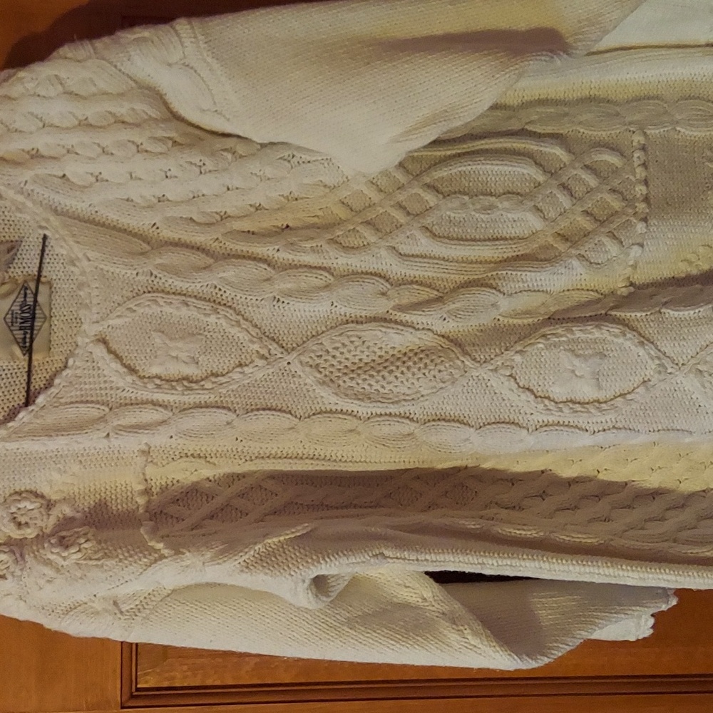 Womens size Large B Moss sweater